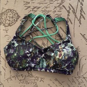 Lululemon free to be wild bra. Size 4